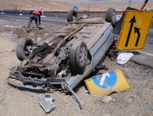 Kontrolden Çıkan Otomobil Takla Attı: 4 Yaralı