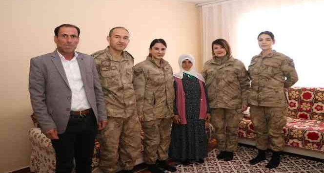 Jandarma, Şehit Ailelerini Yalnız Bırakmadı